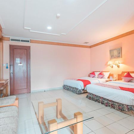 Oyo 671 Hotel Capitol ジャカルタ エクステリア 写真