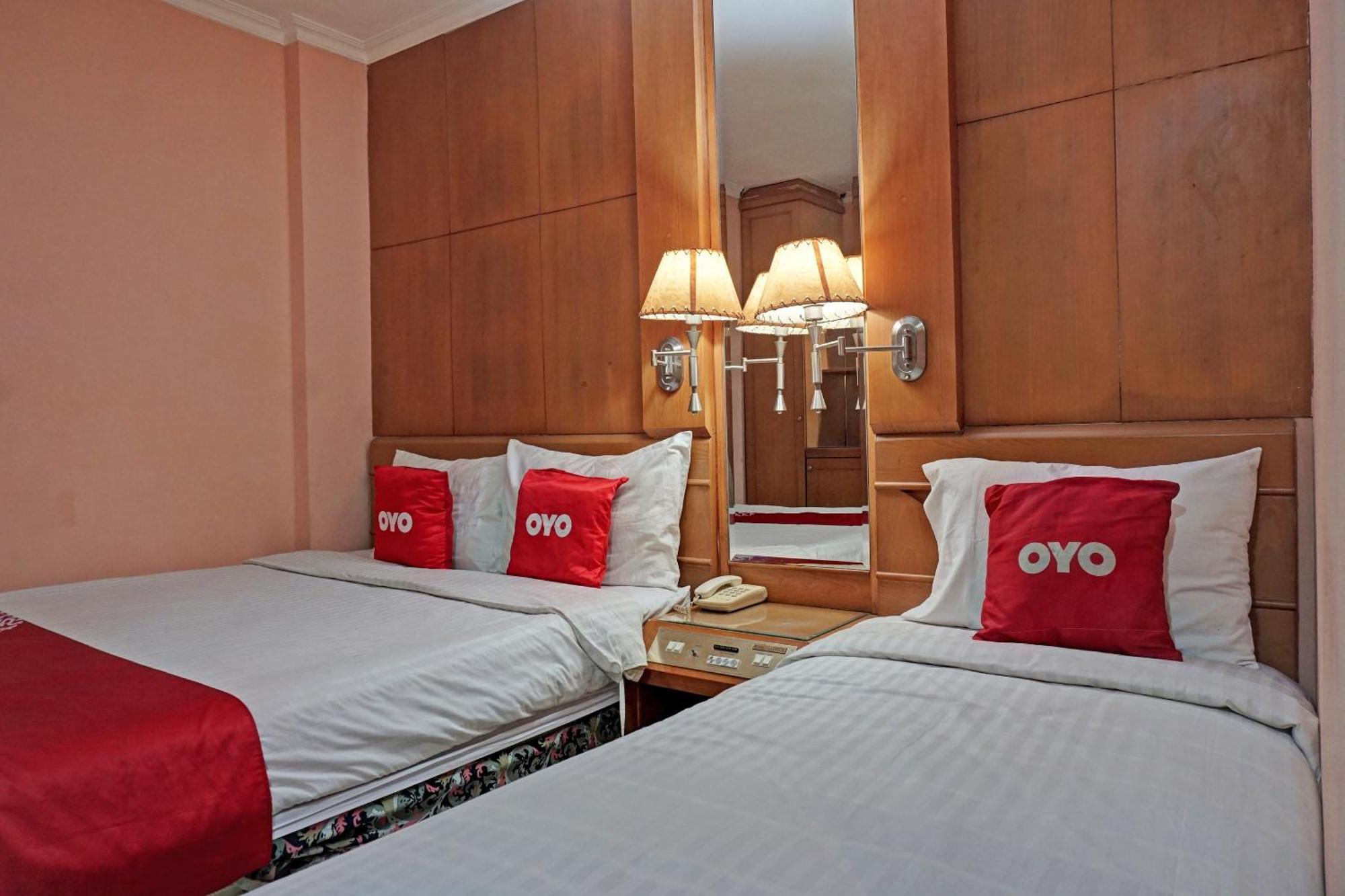 Oyo 671 Hotel Capitol ジャカルタ エクステリア 写真