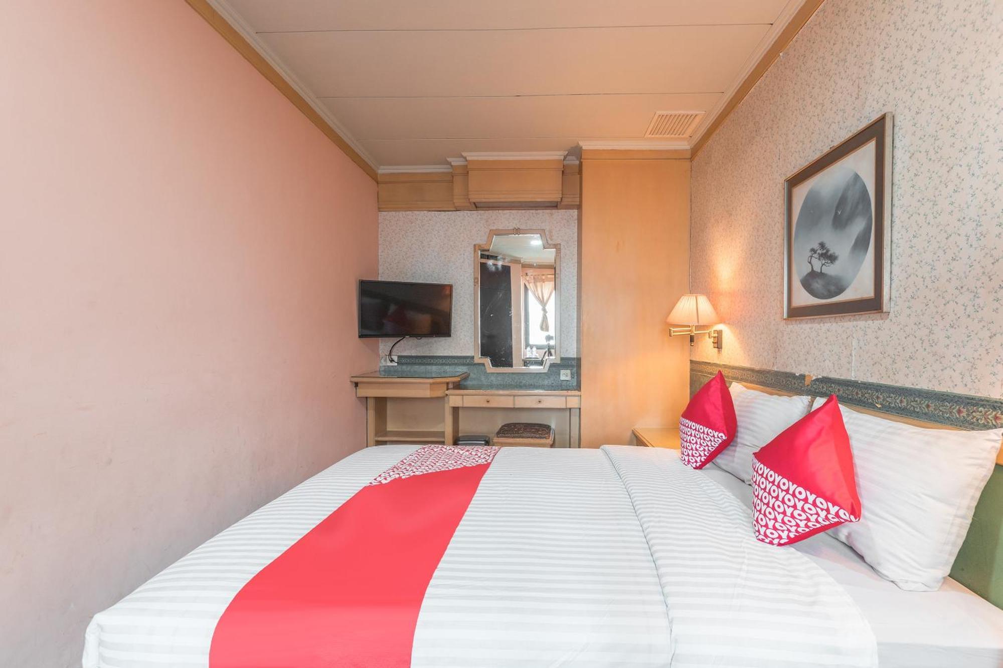 Oyo 671 Hotel Capitol ジャカルタ エクステリア 写真
