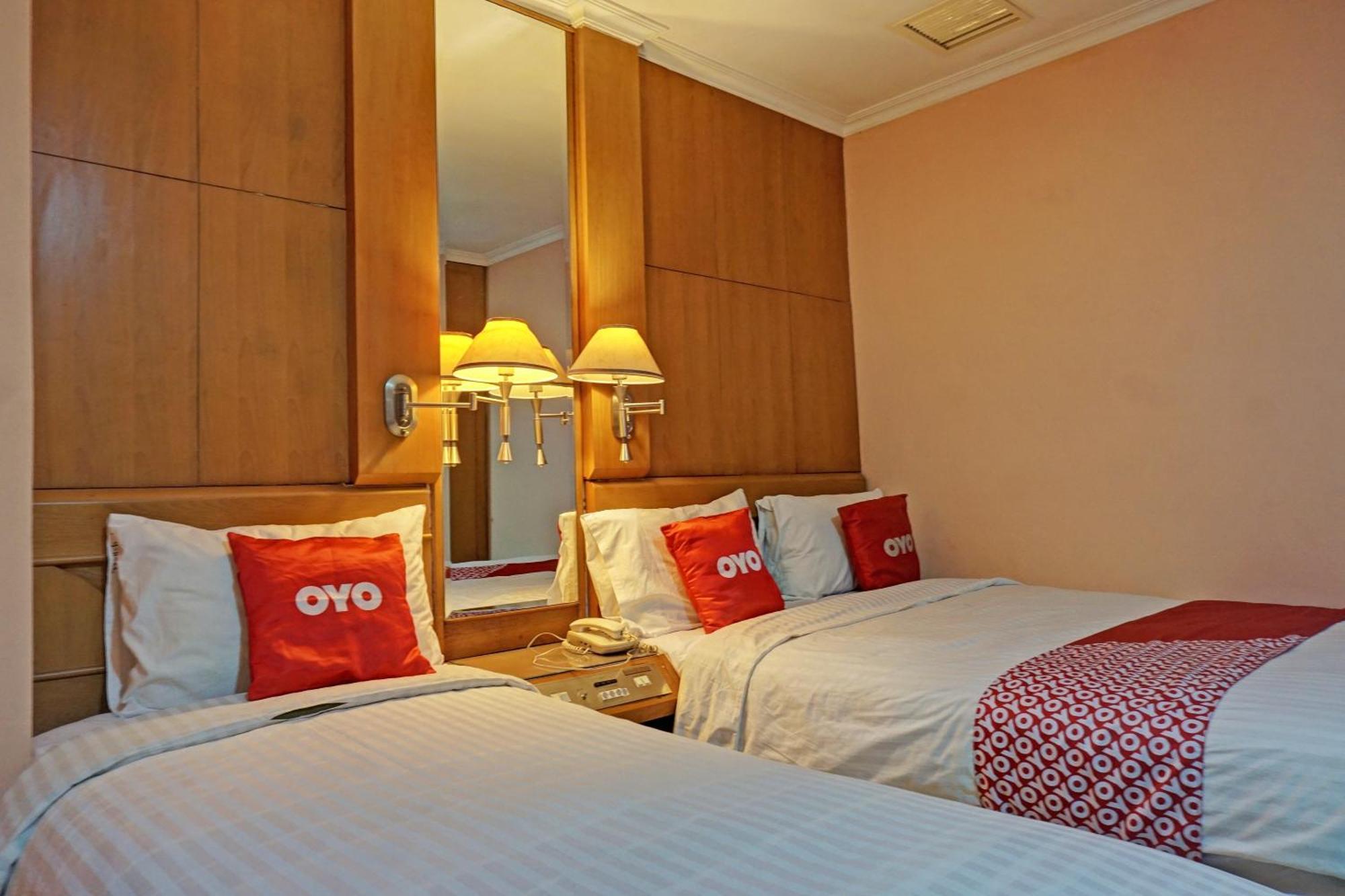 Oyo 671 Hotel Capitol ジャカルタ エクステリア 写真