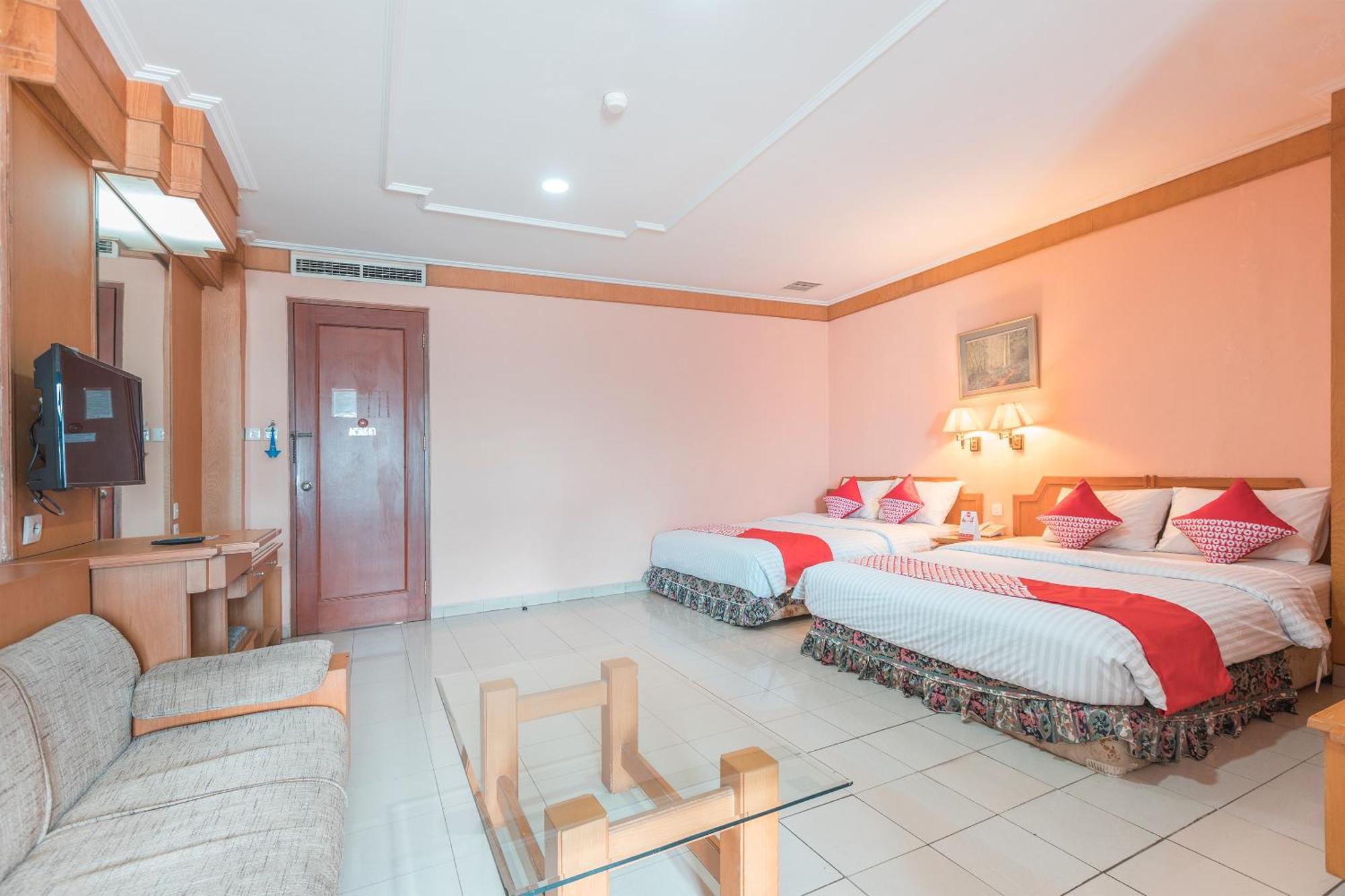 Oyo 671 Hotel Capitol ジャカルタ エクステリア 写真