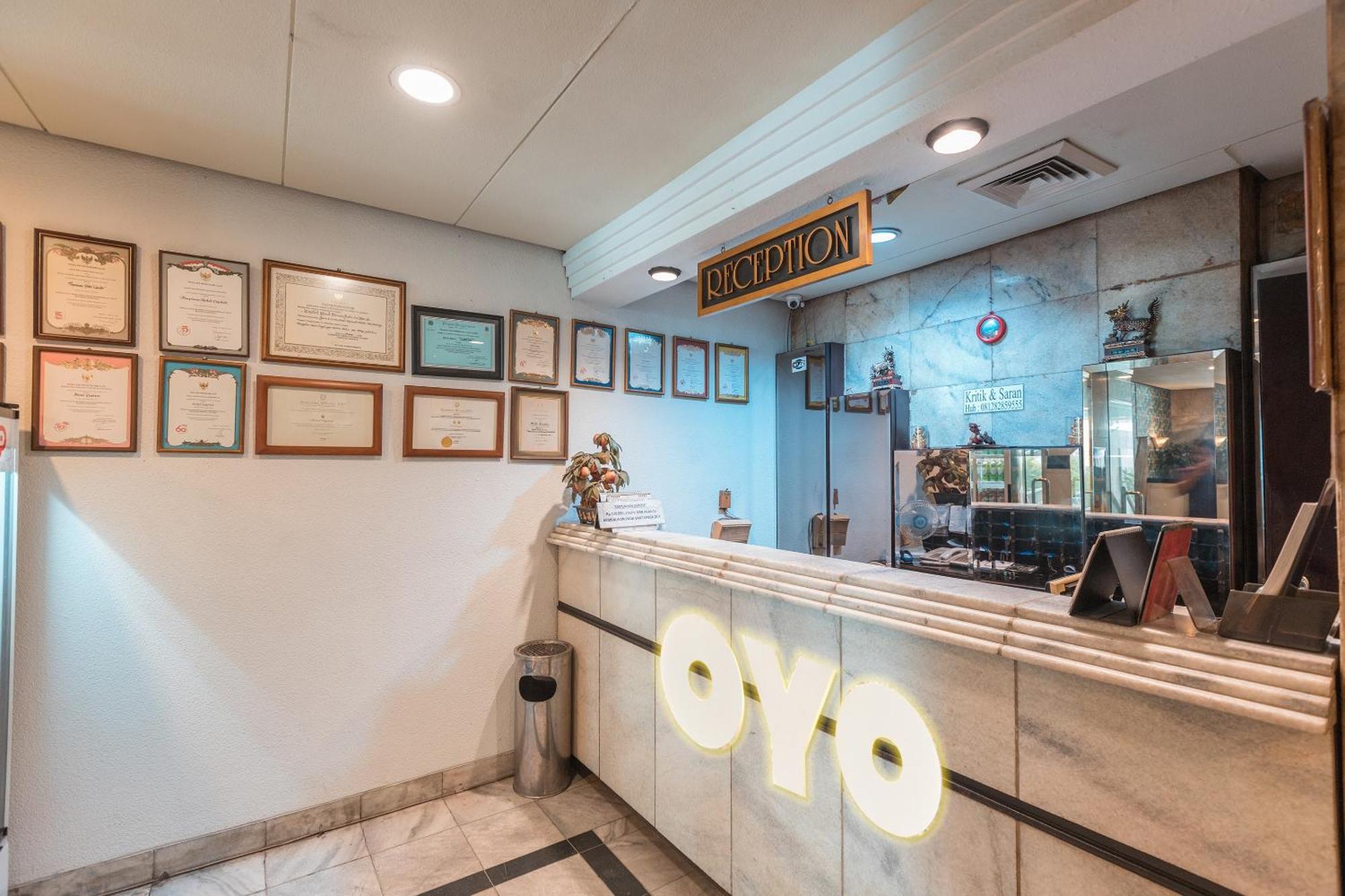 Oyo 671 Hotel Capitol ジャカルタ エクステリア 写真