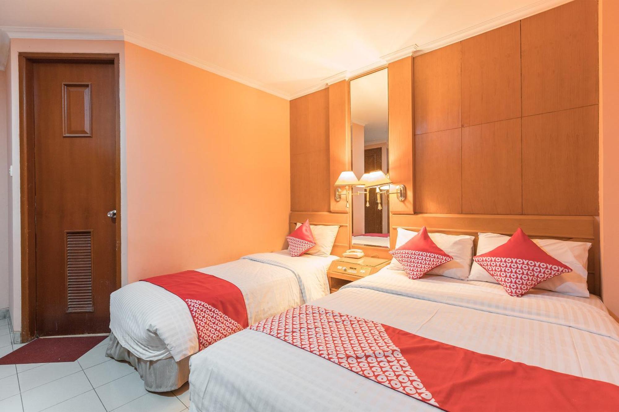 Oyo 671 Hotel Capitol ジャカルタ エクステリア 写真
