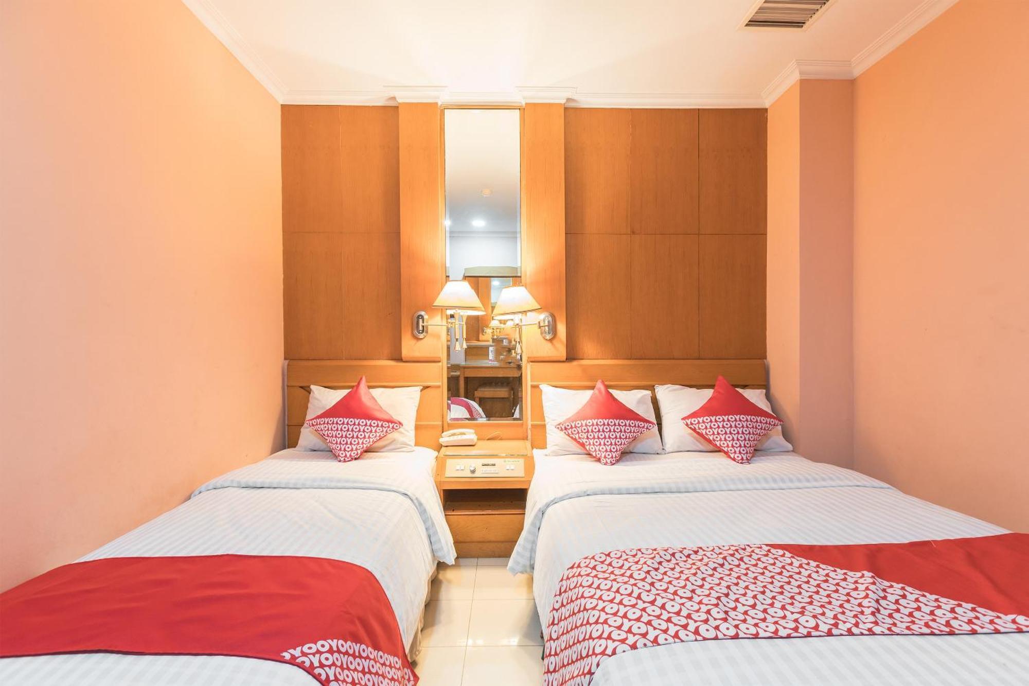 Oyo 671 Hotel Capitol ジャカルタ エクステリア 写真