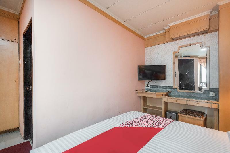 Oyo 671 Hotel Capitol ジャカルタ エクステリア 写真