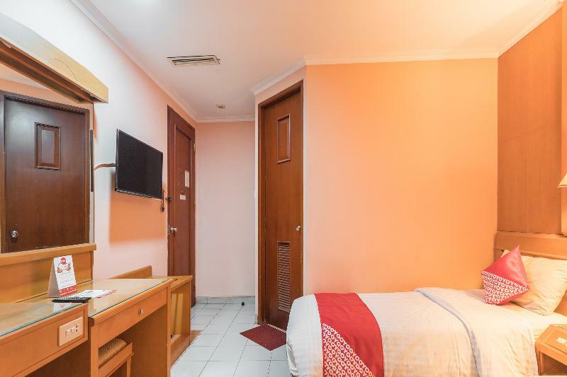 Oyo 671 Hotel Capitol ジャカルタ エクステリア 写真
